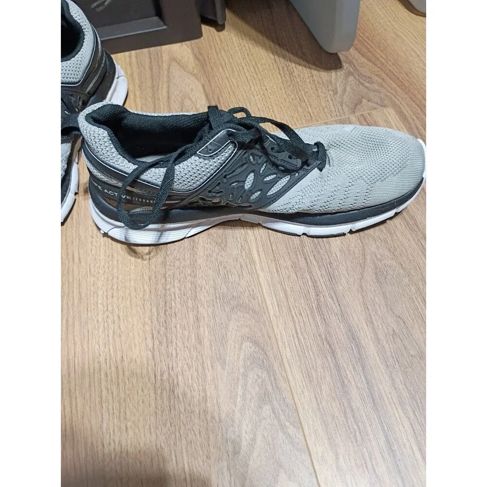 Men's Grey And Black Tennis Shoes Size 10.5w Good Condition